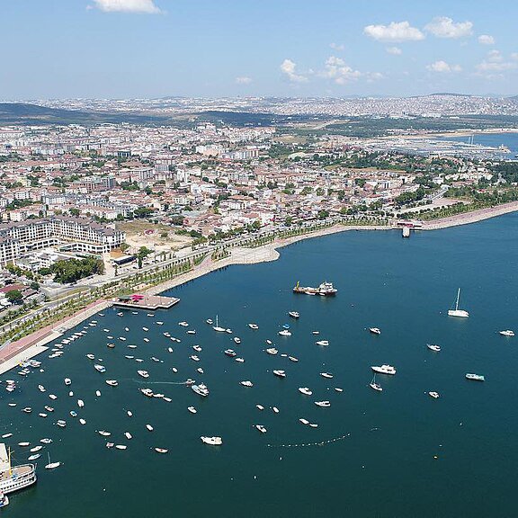 جولة توزلا الترفيهية – يوم مليء بالمتعة والضحك